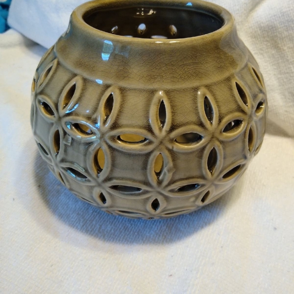 Elegant Tan Ceramic Vase